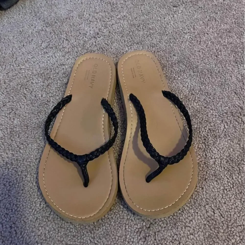 Girls old navy flip flops